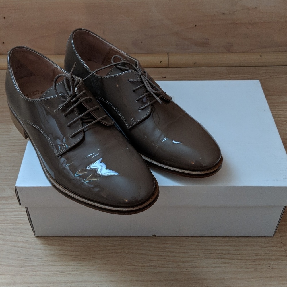 New Andre Assous 'Viola' taupe oxford 36B